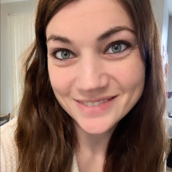 Meet your Posher, Kelli - Picture 1 of 1